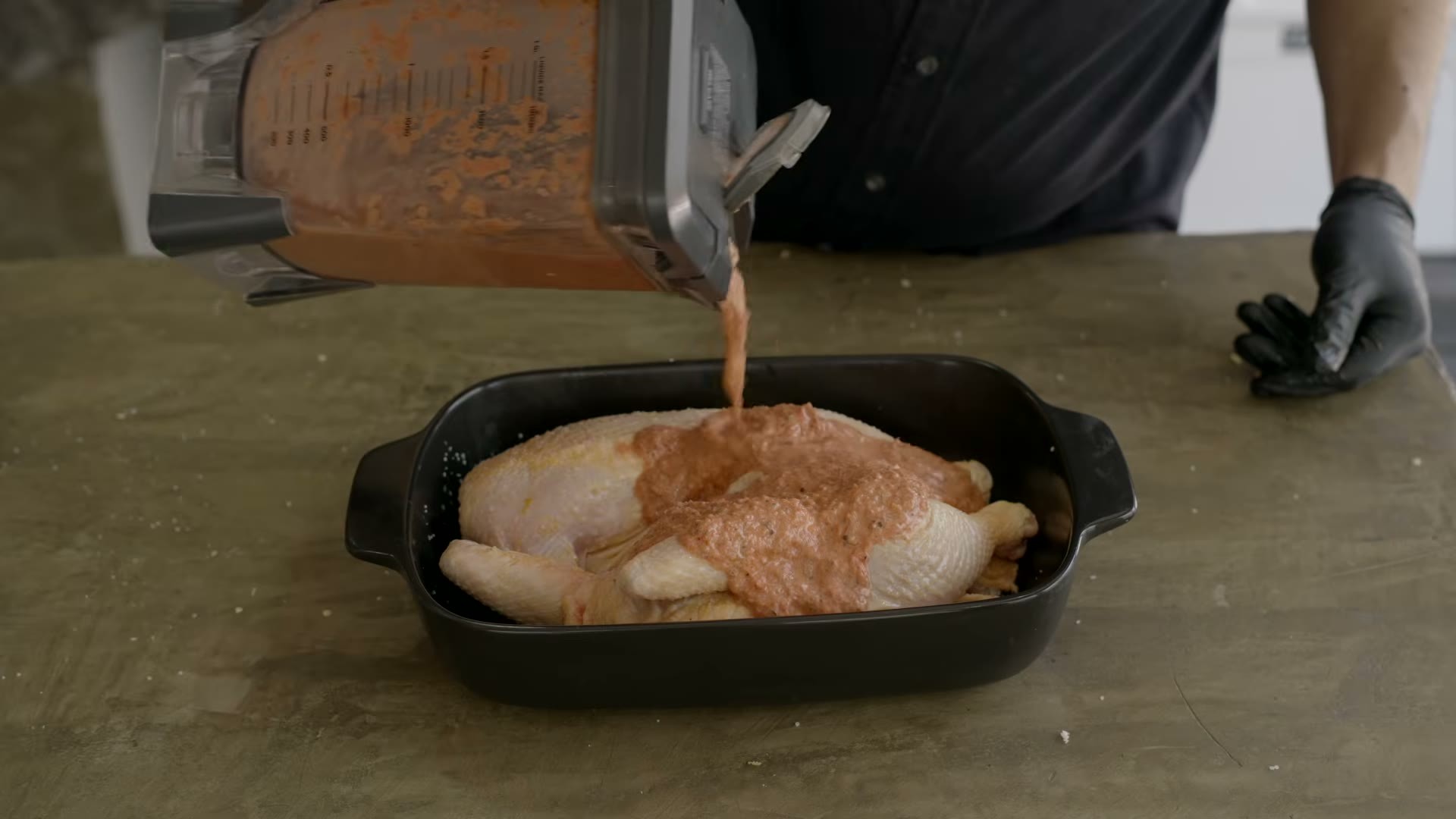 Marinada Peri Peri licuada, lista para bañar el pollo