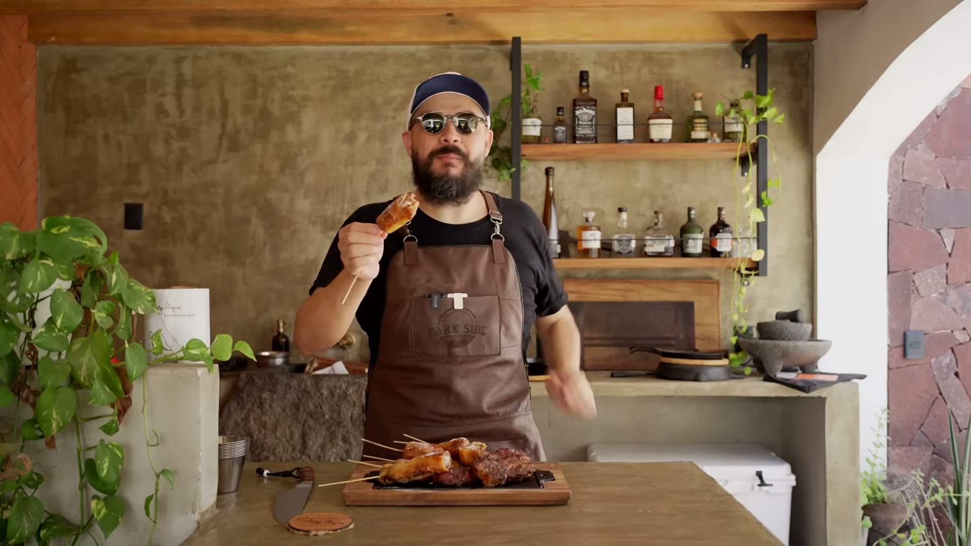 Corn dogs de pork belly ahumado con azúcar glass y miel de maple