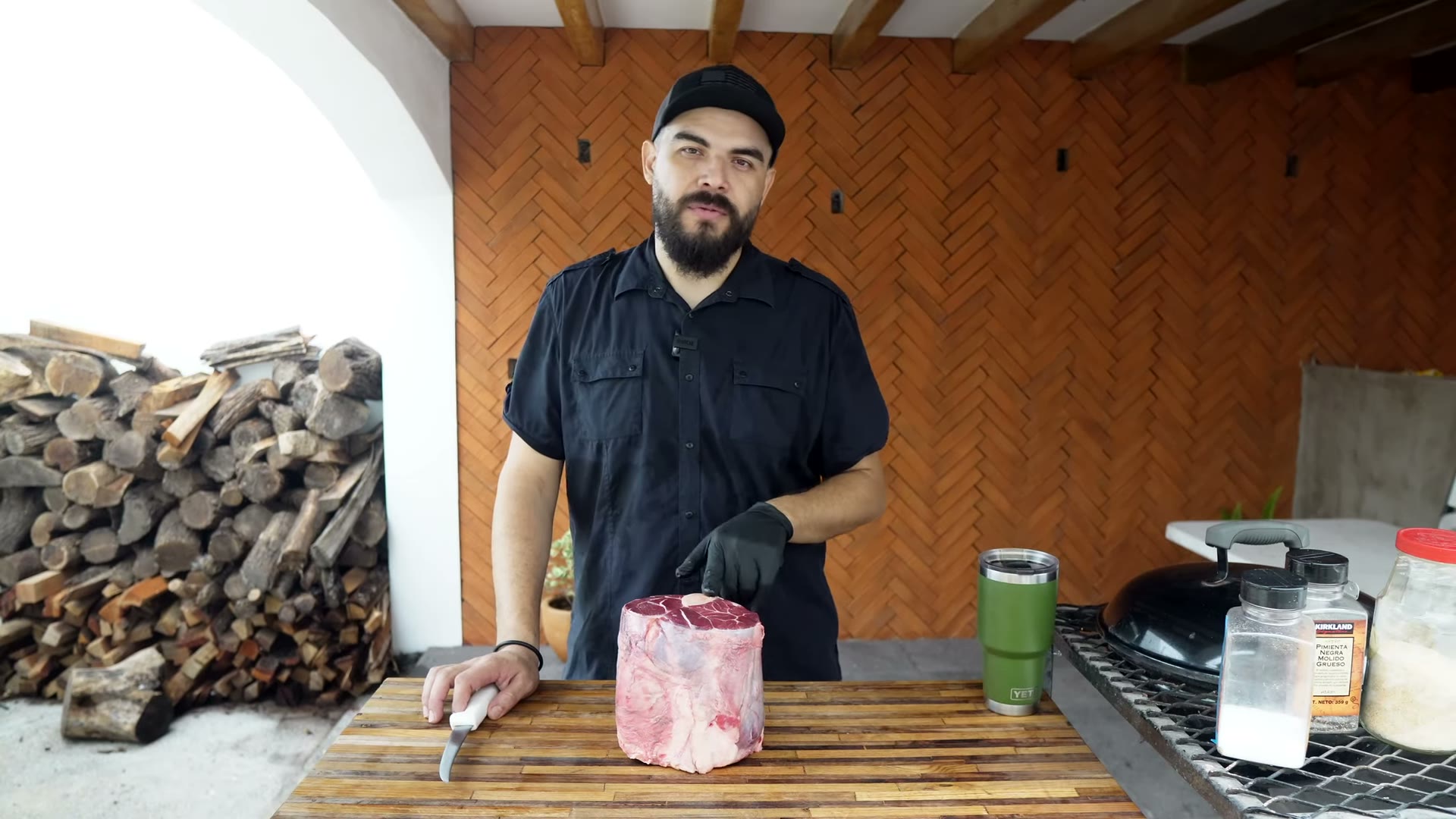 Chambarete de res limpio sin pellejo, sazonado