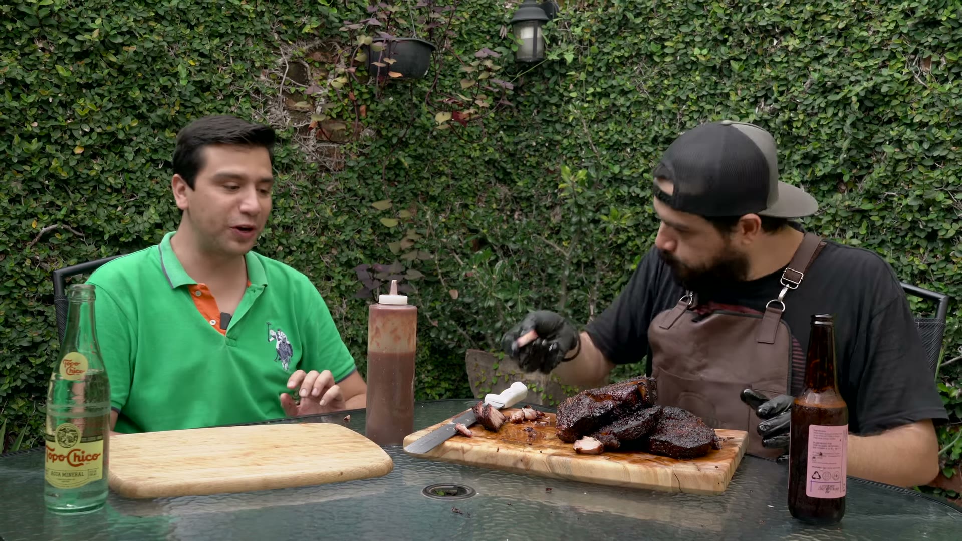Steaks de cerdo envueltos con mop sauce en la última hora