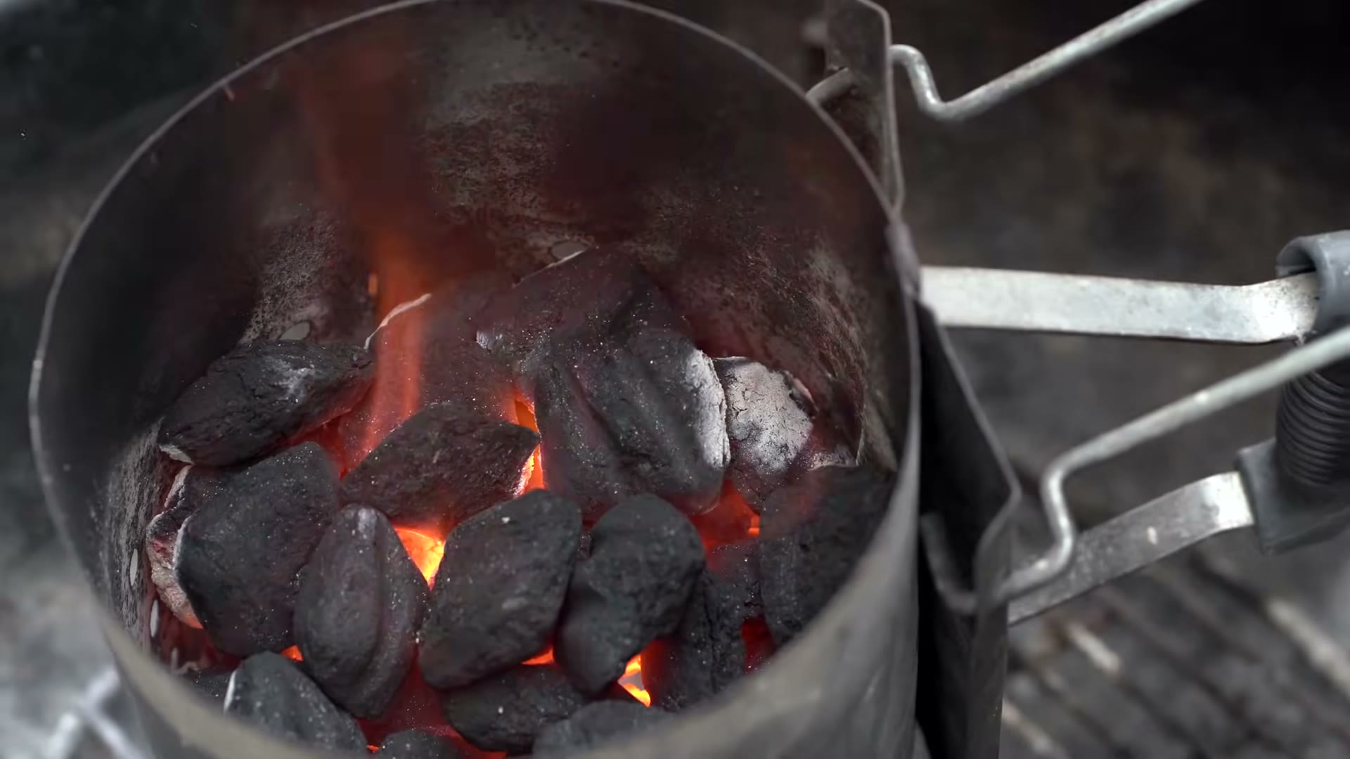 Termómetro midiendo la temperatura interna del ribeye