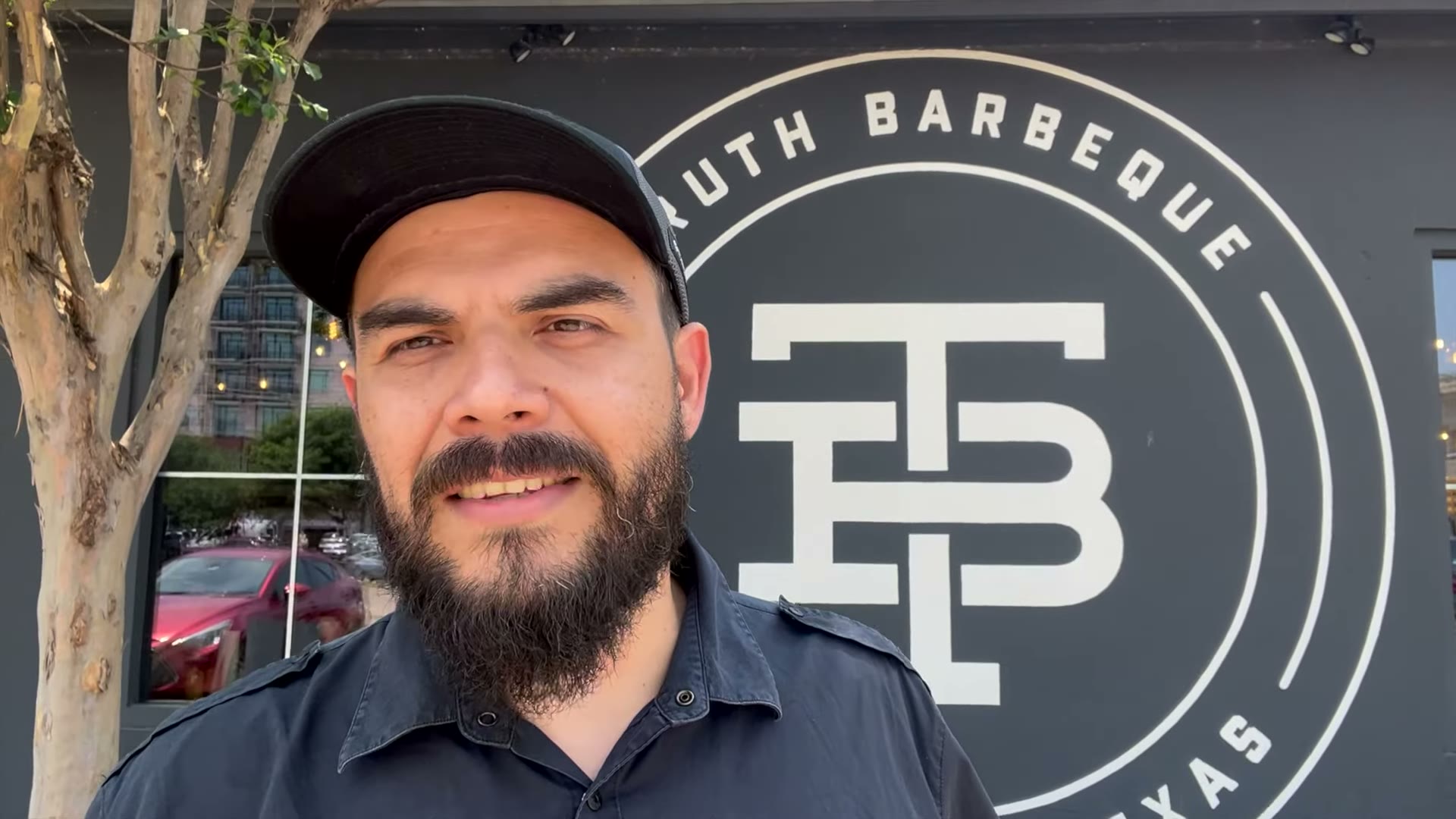 Costillas y salchichas de Truth BBQ