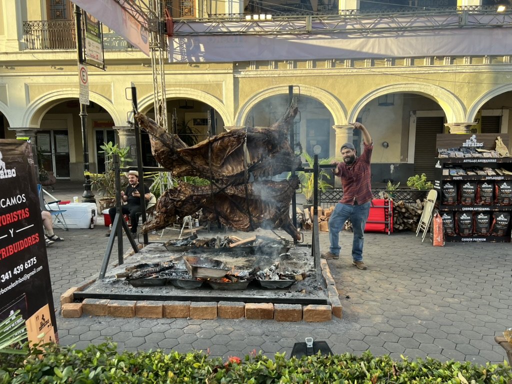 Celebrando el resultado de la vaca entera con el equipo de Carnes Becerra